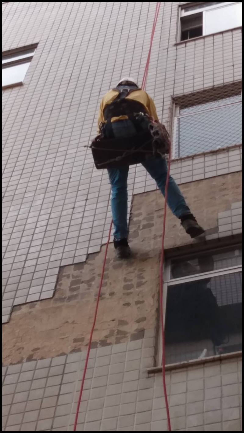 Pintura e restauração de fachada predial